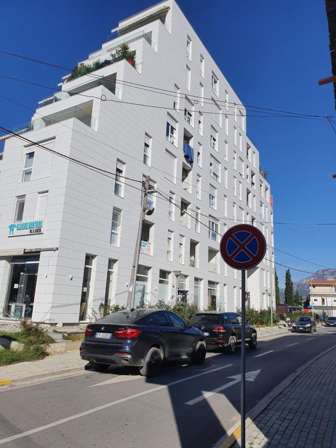 Rovena'S Apartment - Free Parking Тирана Экстерьер фото